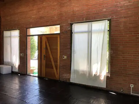 Casa 4 ambientes con 4 baños