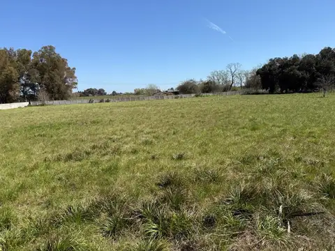 Campo en Venta con Alambrado