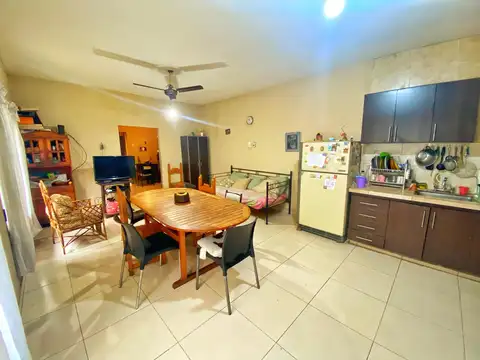 VENTA CASA 7 AMB COCHERA PATIO JARDÍN VALENTIN ALSINA LANUS OESTE