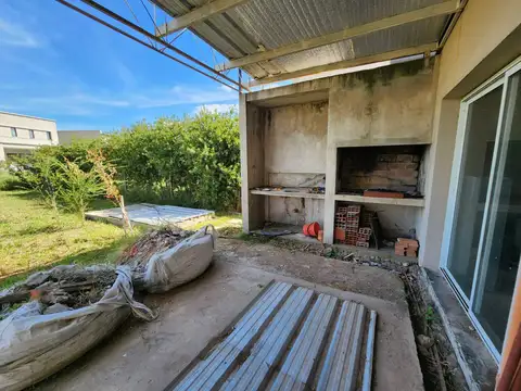 Casa 5 ambientes con 2 baños