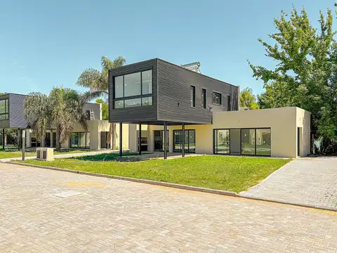 Casa 2 Hab con jardín , Catamarca 1140 - Funes.