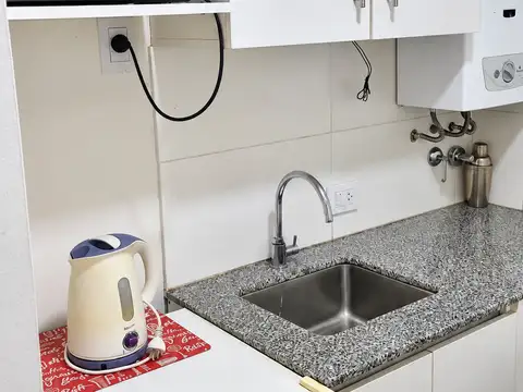 Semipiso en venta en España al 300, Rosario, con patio de uso exclusivo