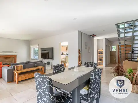 Casa 6 ambientes con 3 baños