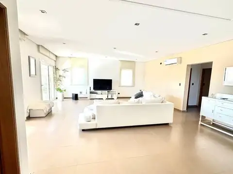 VENTA CASA 6 AMBIENTES BARRIO PRIVADO TERRAVISTA