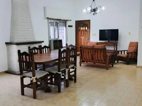 Depto Tipo Casa en Alquiler de 2 dormitorios