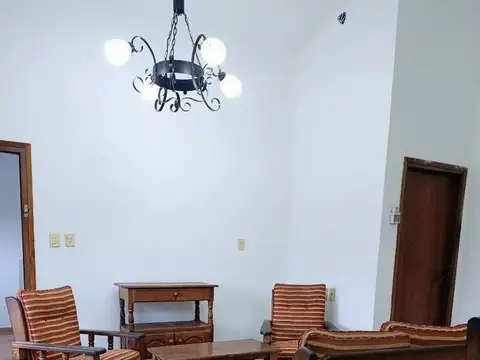 Depto Tipo Casa en Alquiler de 3 ambientes