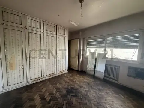 Venta Piso 4 Amb al frente c/ balcón – 110 m² – Flores – A 1 cuadra de Plaza Irlanda