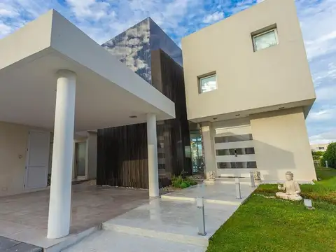 Casa en Alquiler de 3 dormitorios