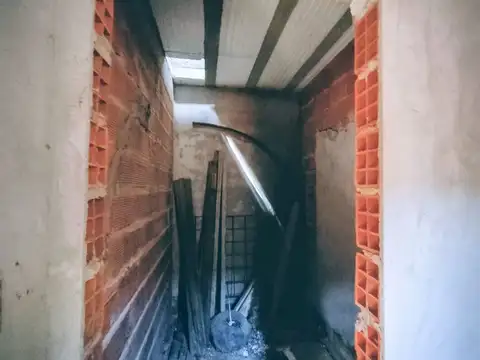 Casa 2 ambientes con 1 baño