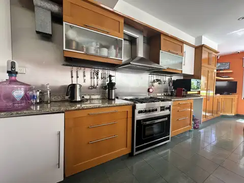 Casa 6 ambientes con 6 baños