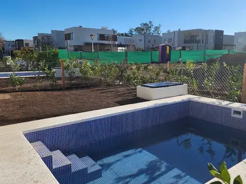 Casa en Alquiler en Countries y Barrios Cerrados en Manzanares, USD 1.200