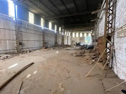 Galpon en Venta en Guiñazu Sud, USD 370.000