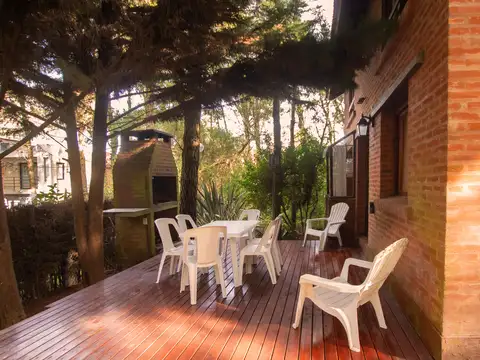 Casa en Venta con 3 cocheras