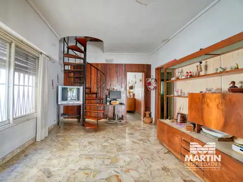 Casa 5 ambientes con 3 baños