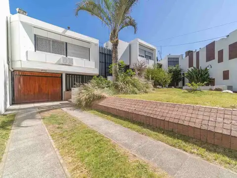 Vende Casa lote propio 5 amb - 1240m2 terreno