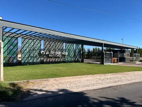 VENTA TERRENO B° GARDENS -