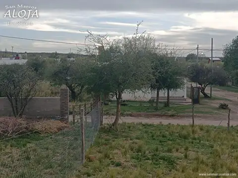 Vendo lote en esquina de 300 m² en barrio Las Gemelas, Capilla del Monte