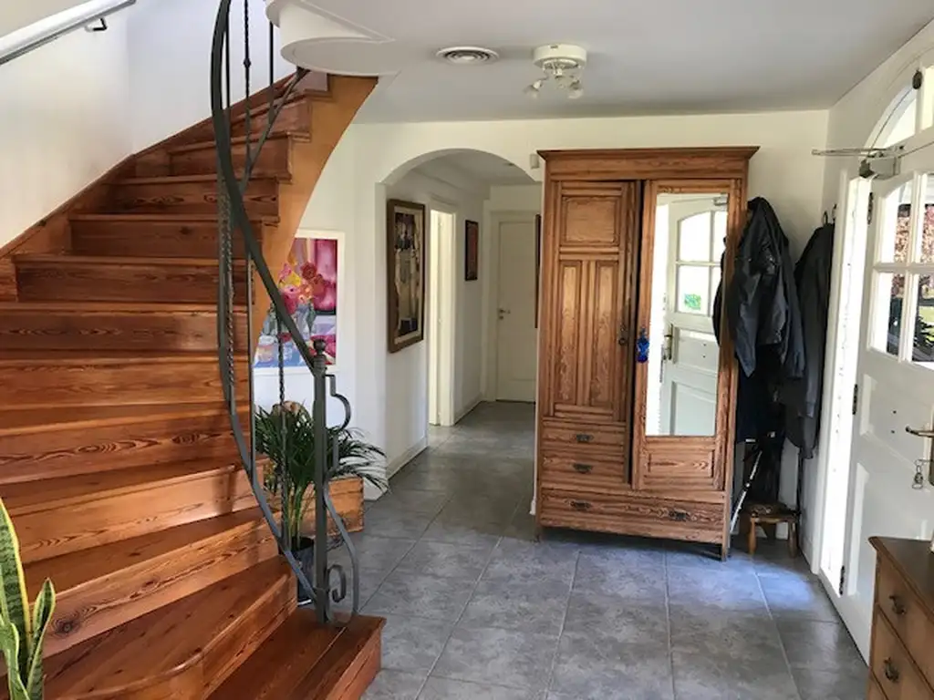 Casa en Venta en Abril Club De Campo - 4 dormitorios