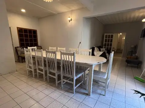 Casa 6 ambientes con 3 baños