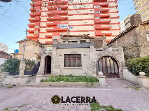 Chalet 5 ambientes con patio, terraza y garage en Venta en Miramar
