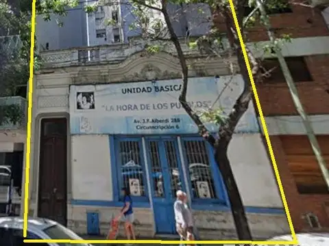Av. Juan Bautista Alberdi al 200