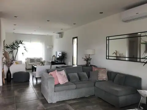 Casa en Venta en Benavidez, USD 345.000