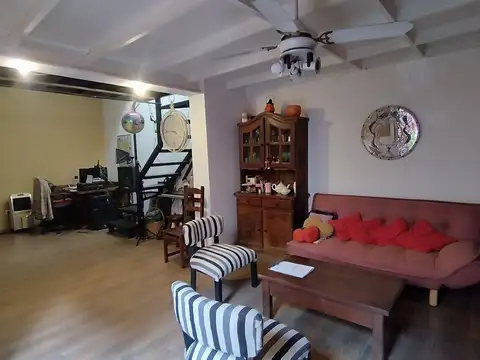 Depto Tipo Casa 4 ambientes con 2 baños