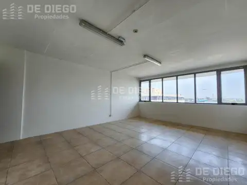 Oficina en Alquiler en Benavidez, $ 750.000