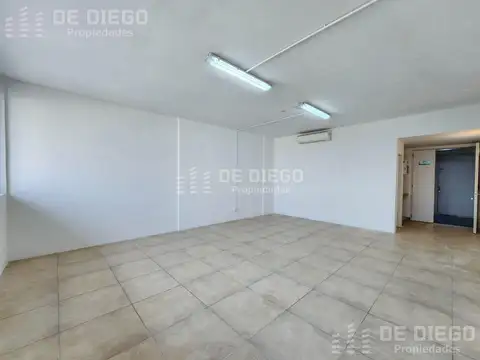 Oficina en Alquiler con 1 cochera
