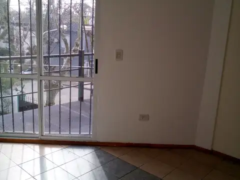 DEPTO EN TIGRE MONOAMBIENTE AMPLIO COCINA SEPARADA. COMPLEJO CON PISICINA TIGRE. MAIPU 313