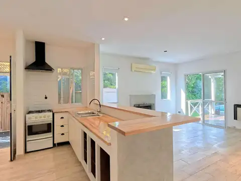 Casa en Alquiler en El Jacarandá, USD 2.000