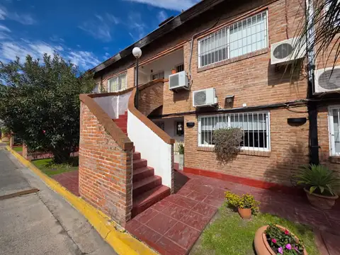 Excelente Departamento de 4 Ambientes con Cochera Barrio Cerrado Sol del Mediterráneo F: 11255