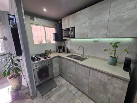 Julio Besada 7700