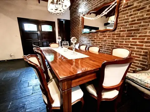 CASA 4 AMBIENTES EN VENTA CASTELAR