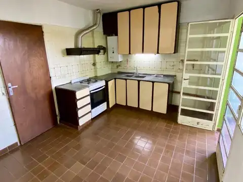 Departamento 5 ambientes con 2 baños