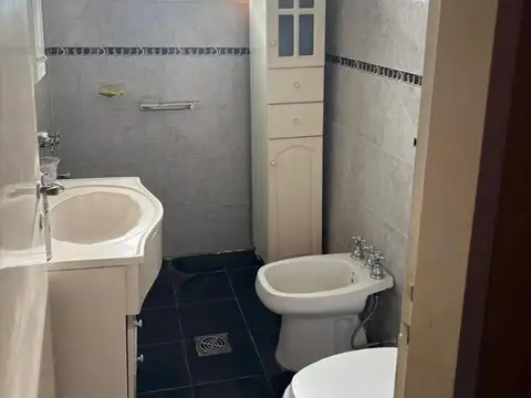 Venta 2 viviendas, 2 locales y fondo libre s/av.B.Sur Mer (c