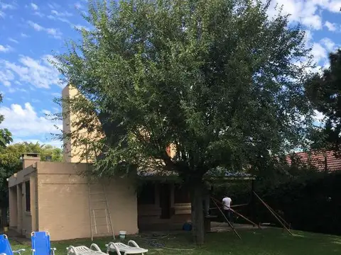 Casa en Alquiler con 1 cochera