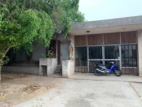 Casa con local a reciclar