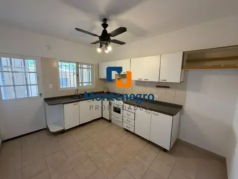 Casa 3 ambientes con 2 baños