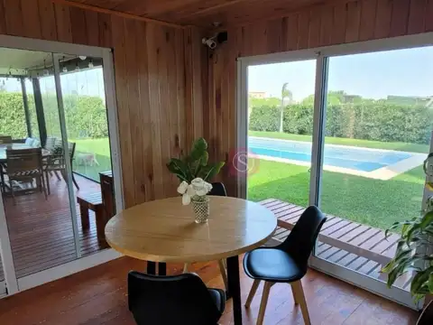 Casa en Venta con 4 cocheras