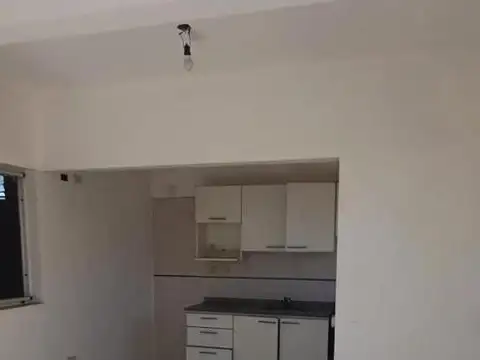 ph planta baja al frente, 2 dormis, patio en villa lynch