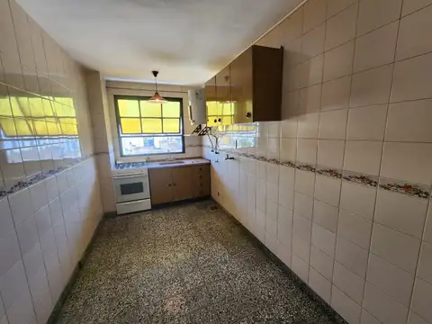 CENTRICO DEPARTAMENTO CON EXCELENTE VISTA Y LUMINOSIDAD! U$D 72.000 - OPORTUNIDAD 