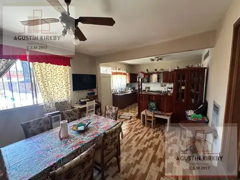 Casa 5 ambientes con 3 baños