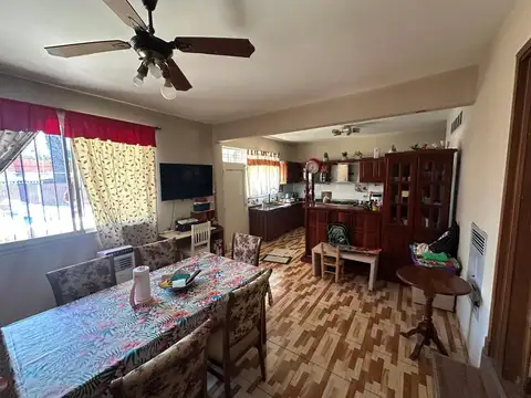 Casa 5 ambientes con 3 baños