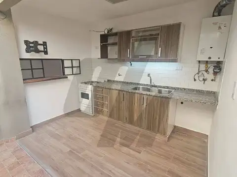 VENTA Y ALQUILER PH 3 AMBIENTES CON PATIO Y TERRAZA PROPIA - FLORES NORTE