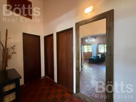 Casa en Venta con 3 cocheras