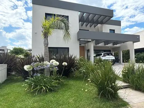 ALQUILER  CASA A ESTRENAR EN LAGOON PILAR