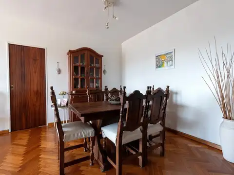 Departamento 4 ambientes con 2 baños