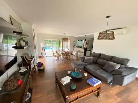 Jorge Newbery 4550, Mar Del Plata, Buenos Aires, Argentina.