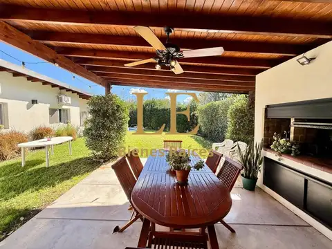 Casa en Venta con 5 cocheras